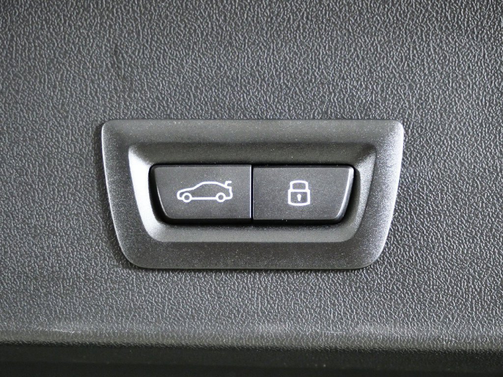 Used 2026 Dark Graphite Metallic BMW 30 xDrive image 27