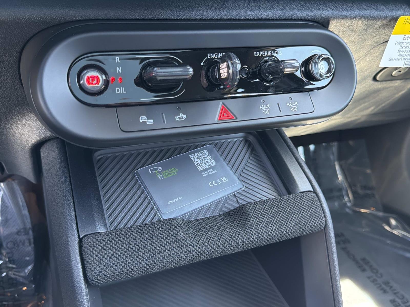 New 2027 0C4R Midnight Black II Metallic MINI Signature Plus image 22