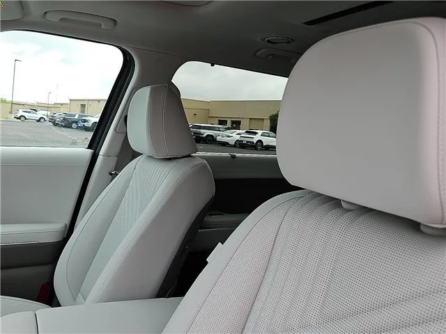 New 2026 Ecotronic Gray Pearl Hyundai SEL Premium image 11