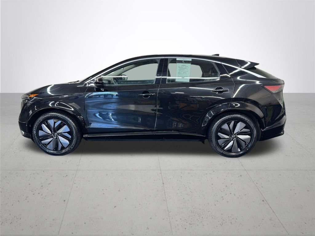 Used 2023 Black Diamond Pearl Nissan ENGAGE image 3
