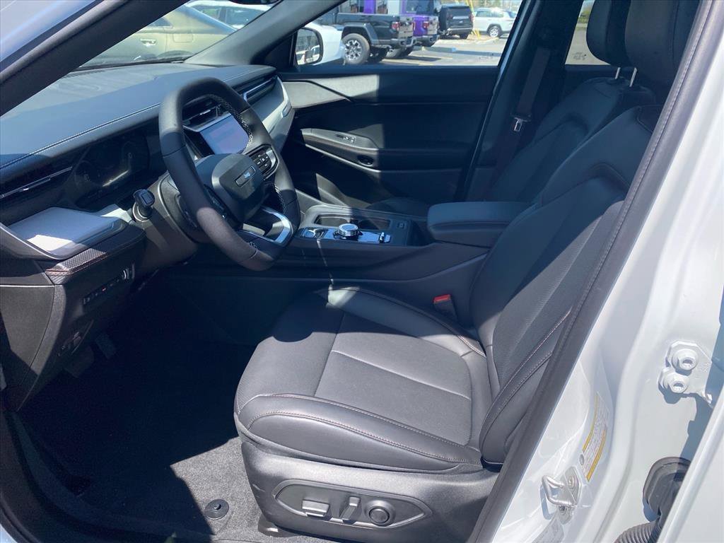 New 2026 Bright White Clear-Coat Exterior Paint Jeep Limited image 5
