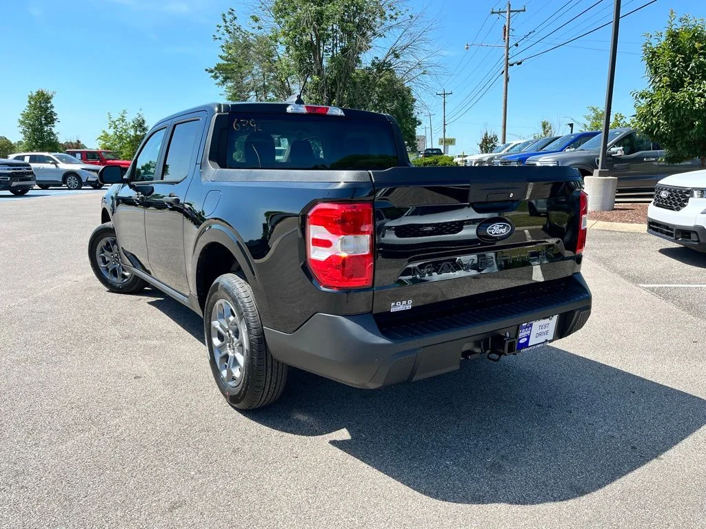 New 2026 Black Ford XLT image 4