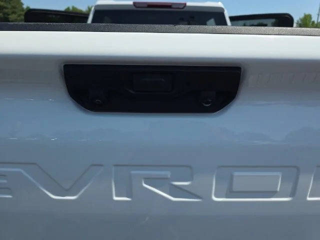 Used 2025 White Chevrolet LT image 14