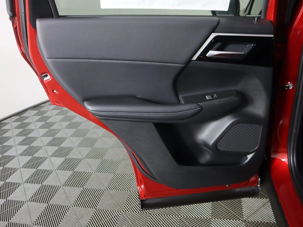 Used 2024 Red Mitsubishi SE image 26