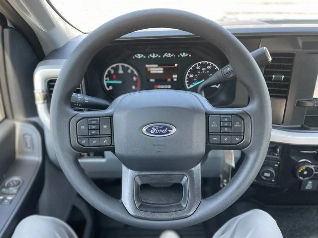 2025 Ford F-350 Super Duty Chassis Cab XL - Photo 17
