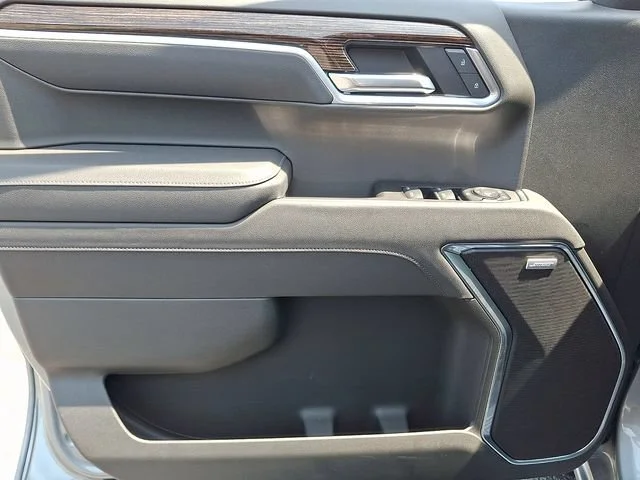 New 2026 Sterling Metallic GMC Elevation image 12