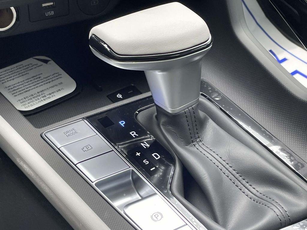 New 2026 Black Hyundai Limited image 30