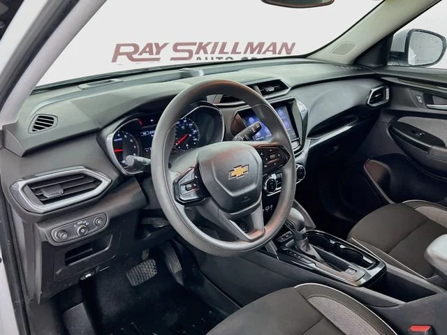 Used 2022 White Chevrolet LT image 33