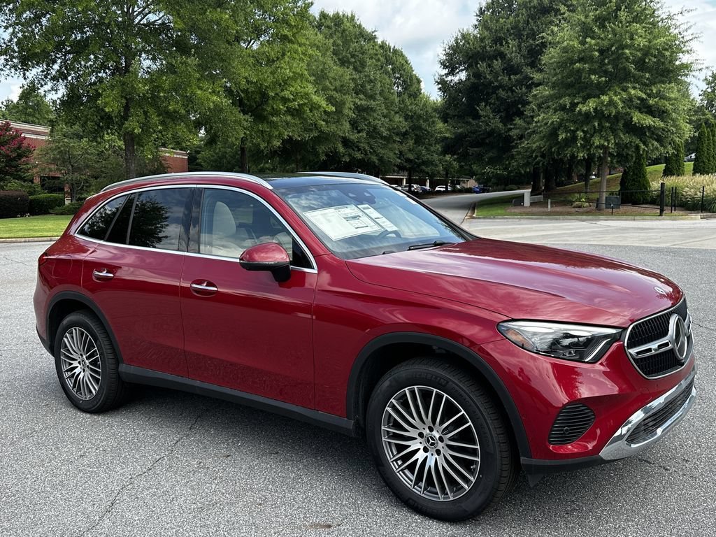 New 2026 MANUFAKTUR Patagonia Red Metallic Mercedes-Benz GLC 300 image 39
