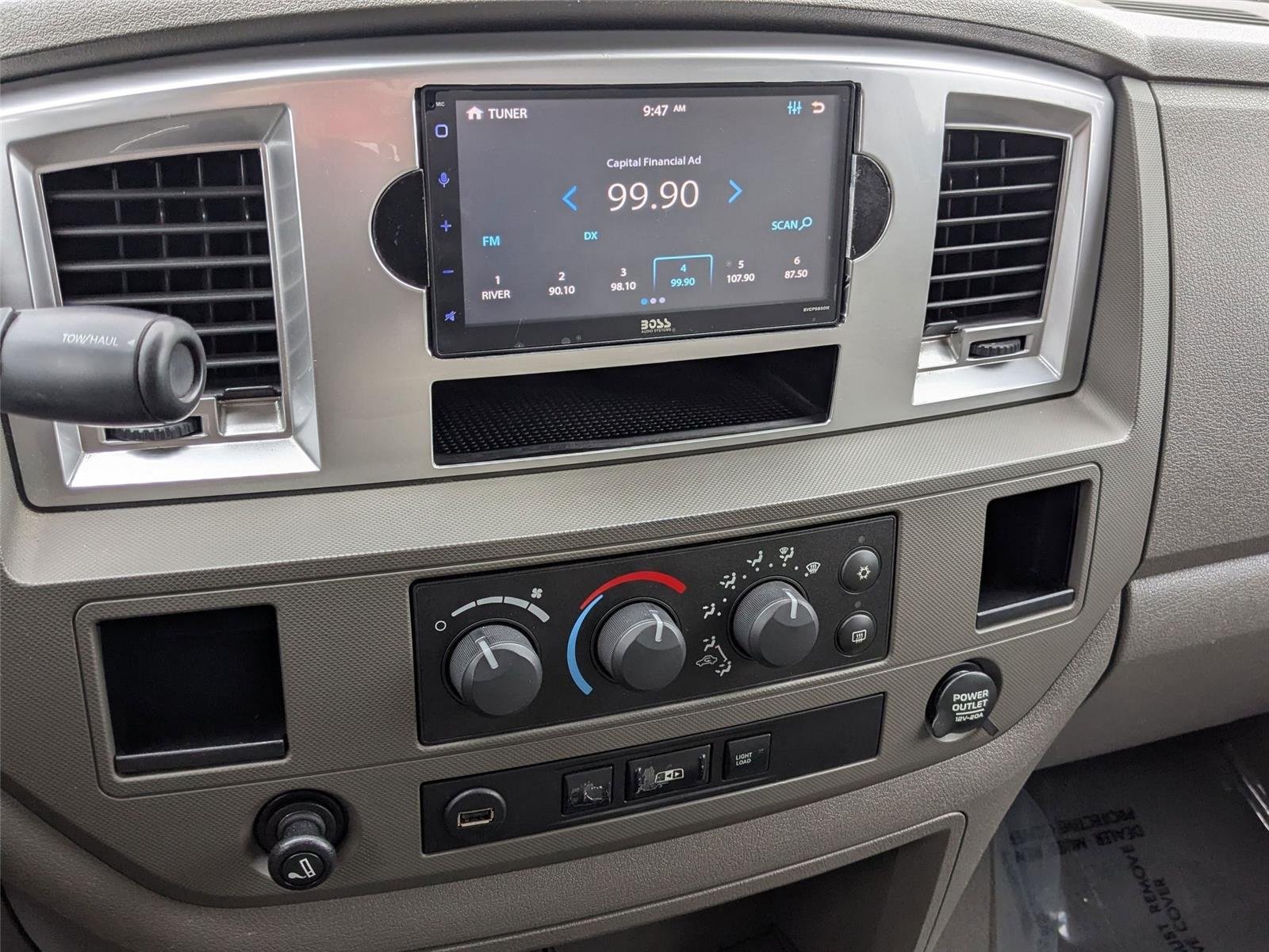 Used 2008 Bright White Dodge SXT image 21