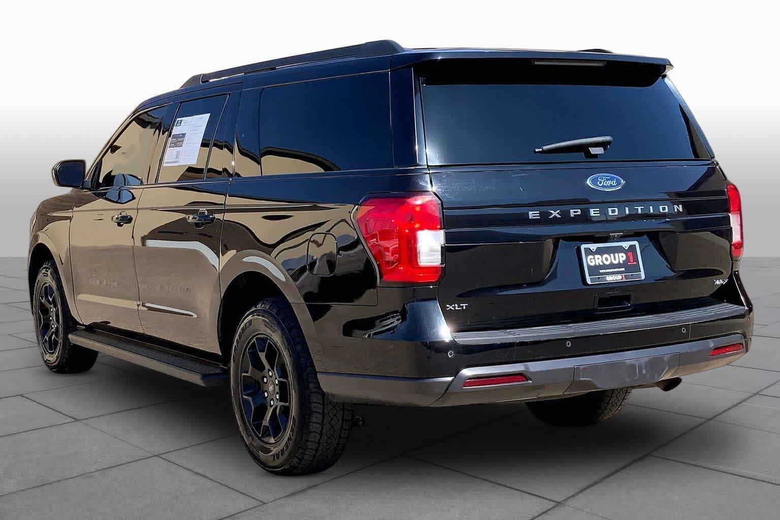 Used 2011 White Diamond Tricoat Chevrolet LTZ image 11