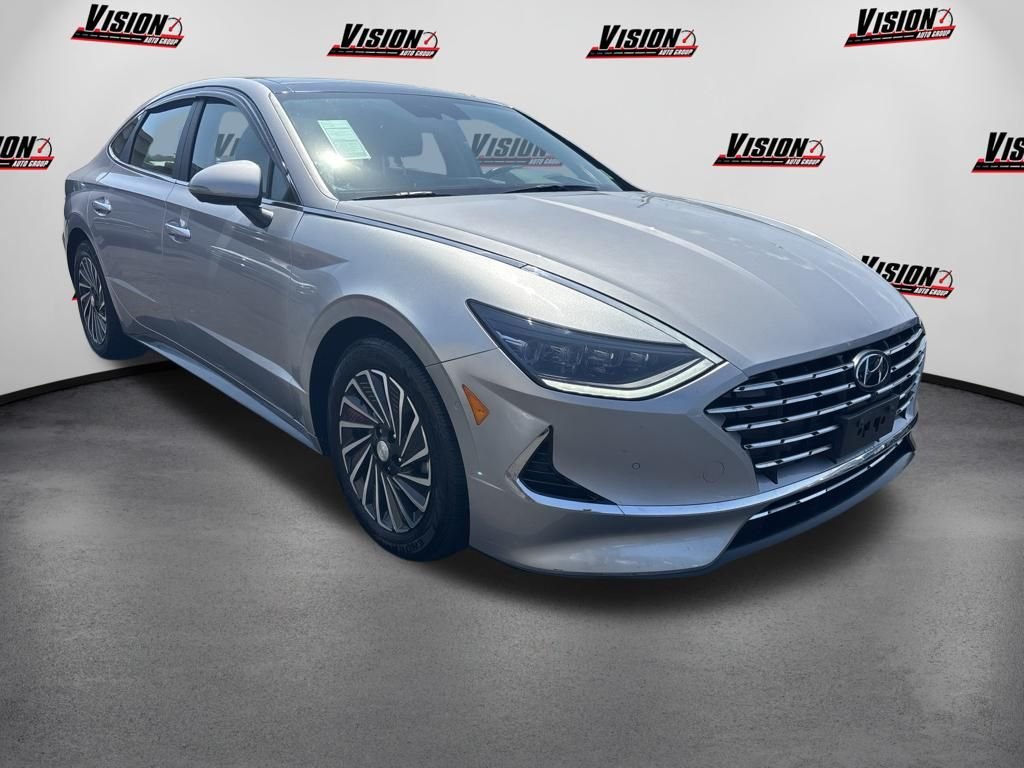 Used 2023 Silver Hyundai Limited image 3