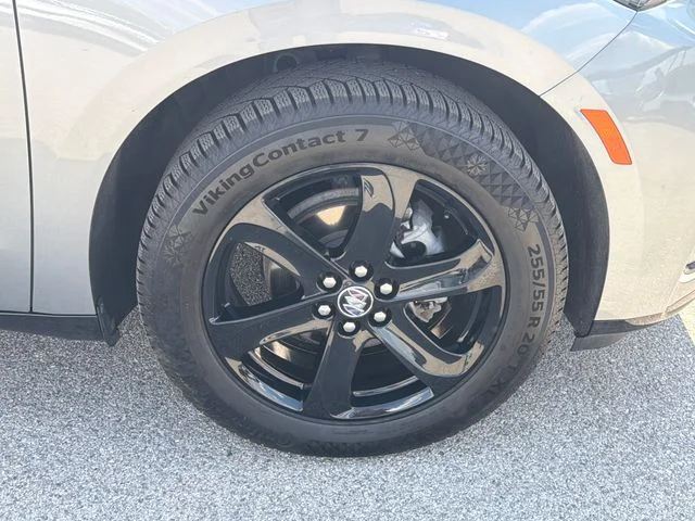 Used 2023  Buick Essence image 70