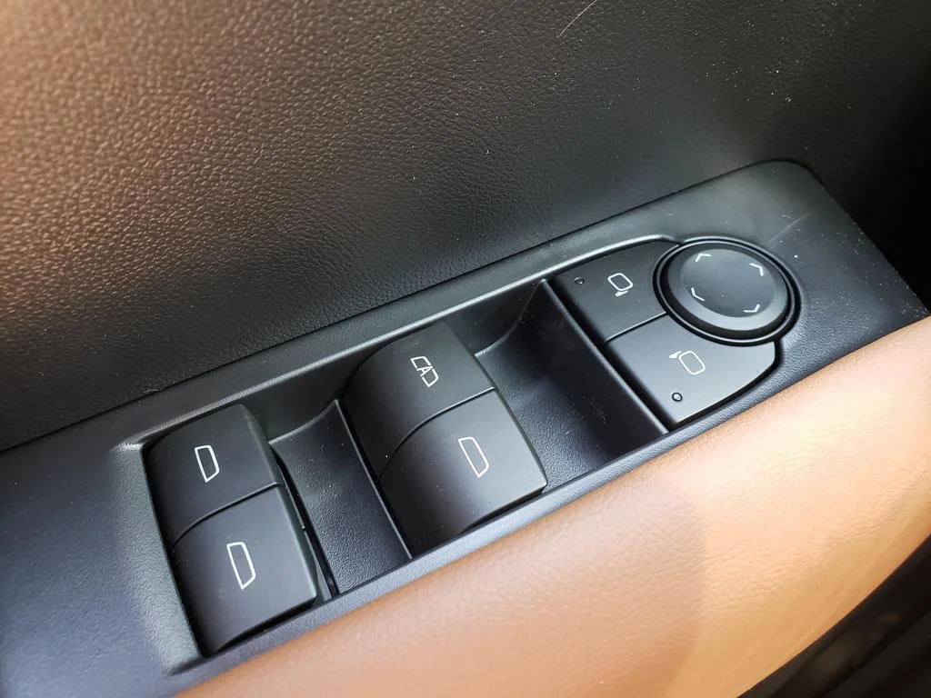 New 2026 Onyx Black GMC 4WD AT4 image 19