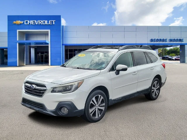 2019 Subaru Outback Limited - Photo 2