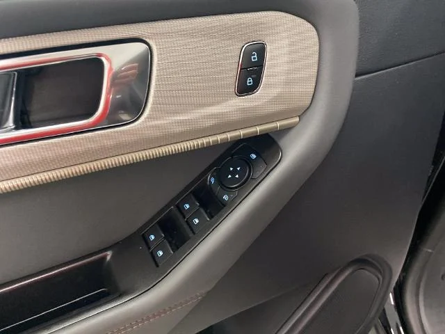 New 2027 Agate Black Metallic Ford Active image 35