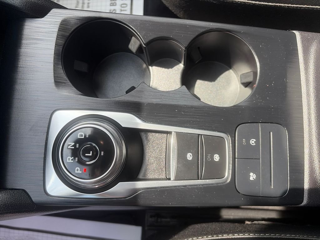 Used 2022 White Metallic Ford SEL image 23