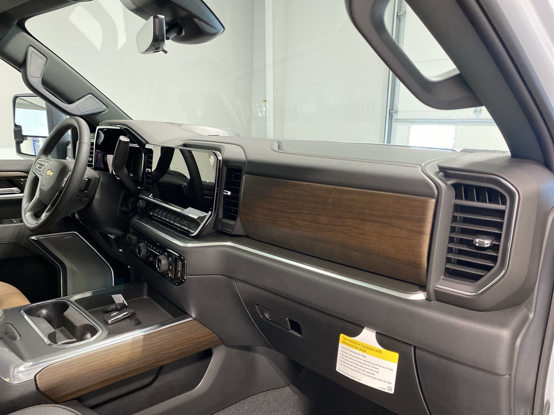 New 2026 Polar White Tricoat Chevrolet High Country image 30