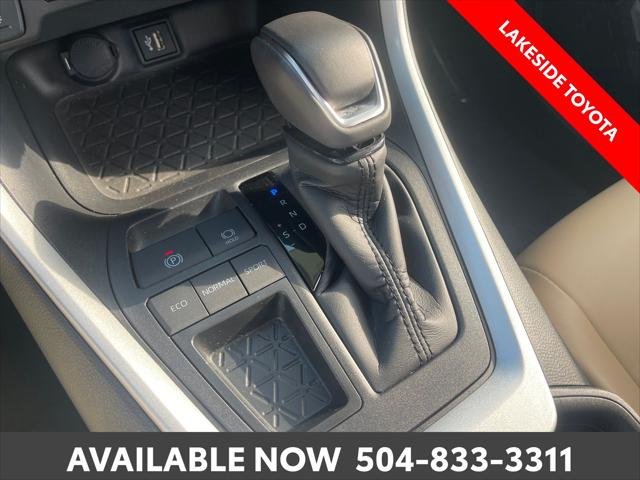 Certified Used 2025 RED MC. Toyota  image 32