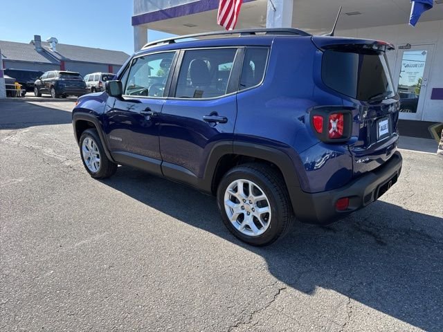 Used 2018 Blue Jeep Latitude image 6