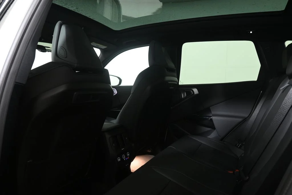 New 2026 White BMW 30 xDrive image 32