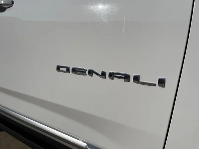 Used 2022 Summit White GMC Denali image 9