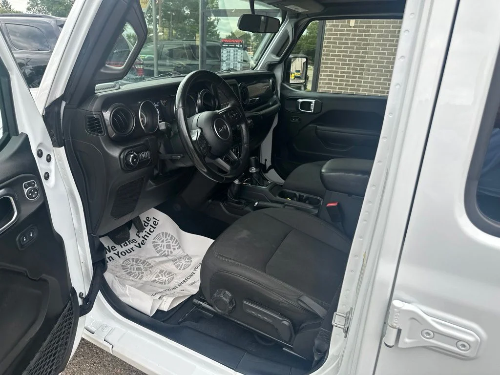 Used 2022 White Jeep Unlimited Sport Altitude image 5