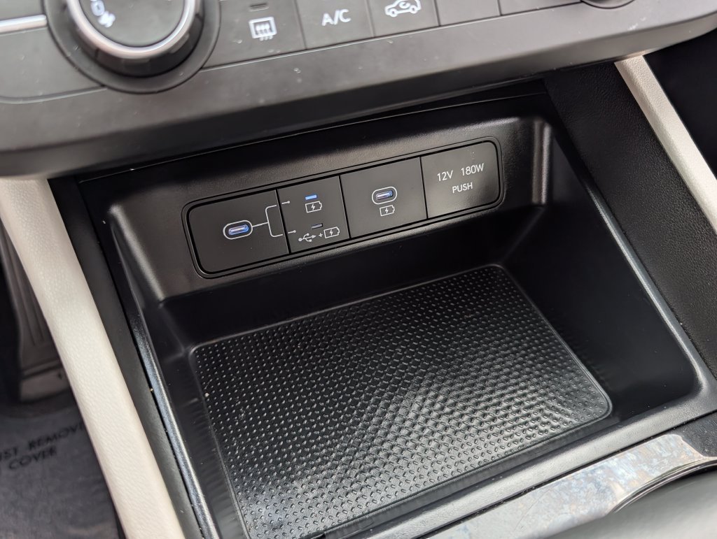 2025 Hyundai Tucson SE - Photo 25