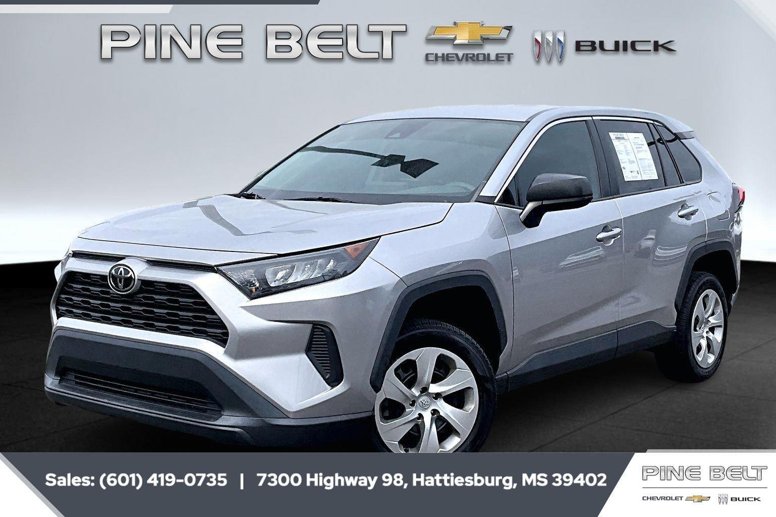 2022 Toyota RAV4 LE - Photo 10