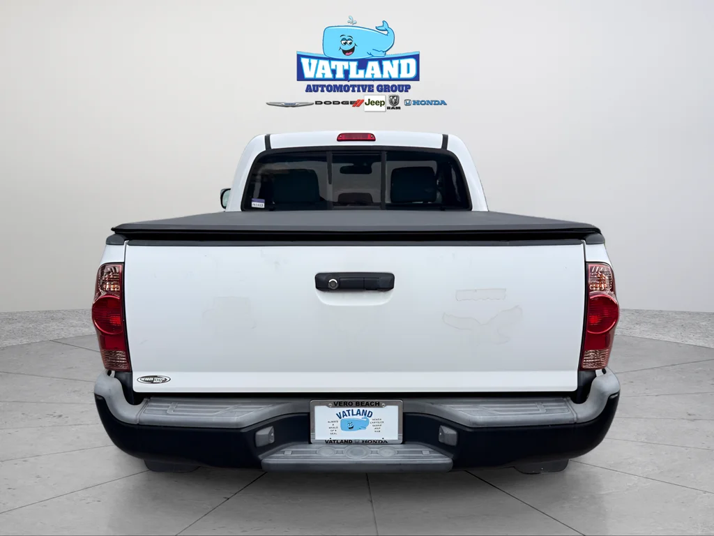 Used 2012 Super White Toyota Base image 4
