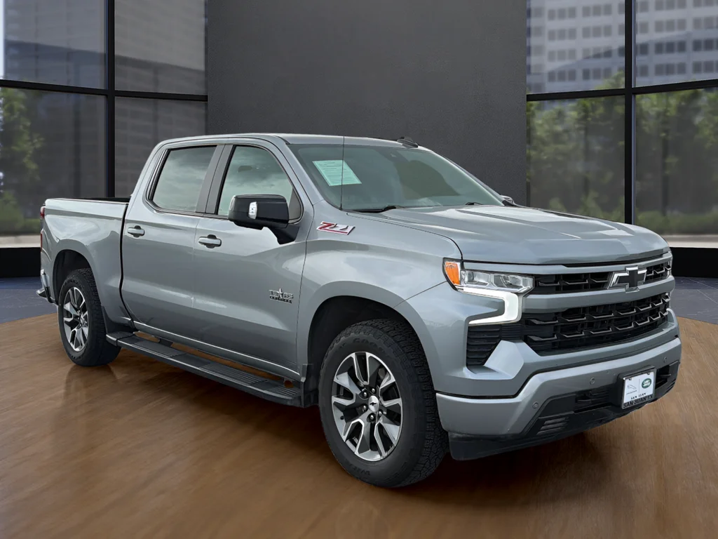 Used 2025 Gray Chevrolet RST image 10