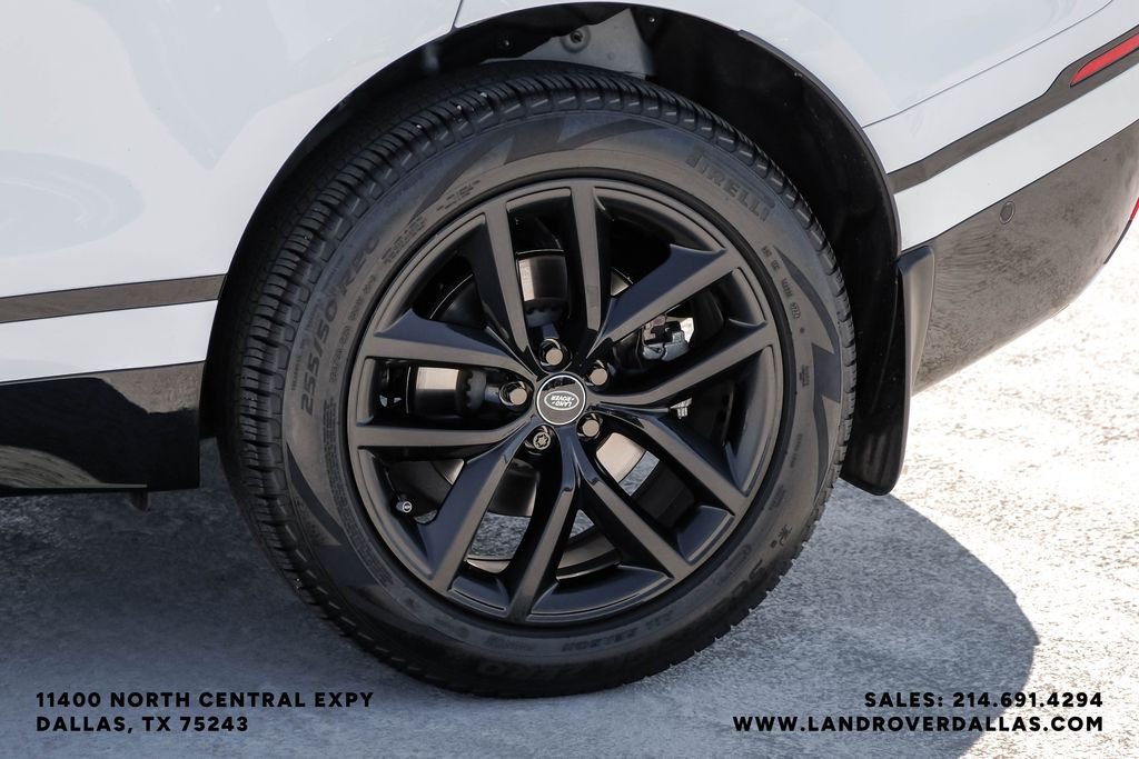 Used 2026 White Land Rover Dynamic SE image 63