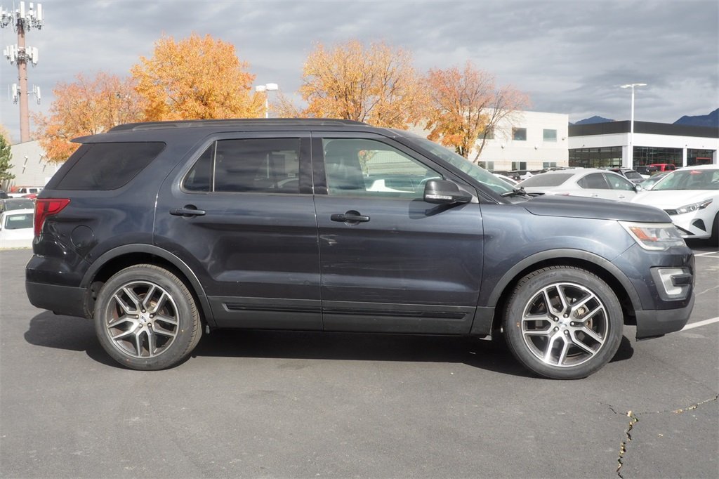 2017 Ford Explorer Sport photo 4