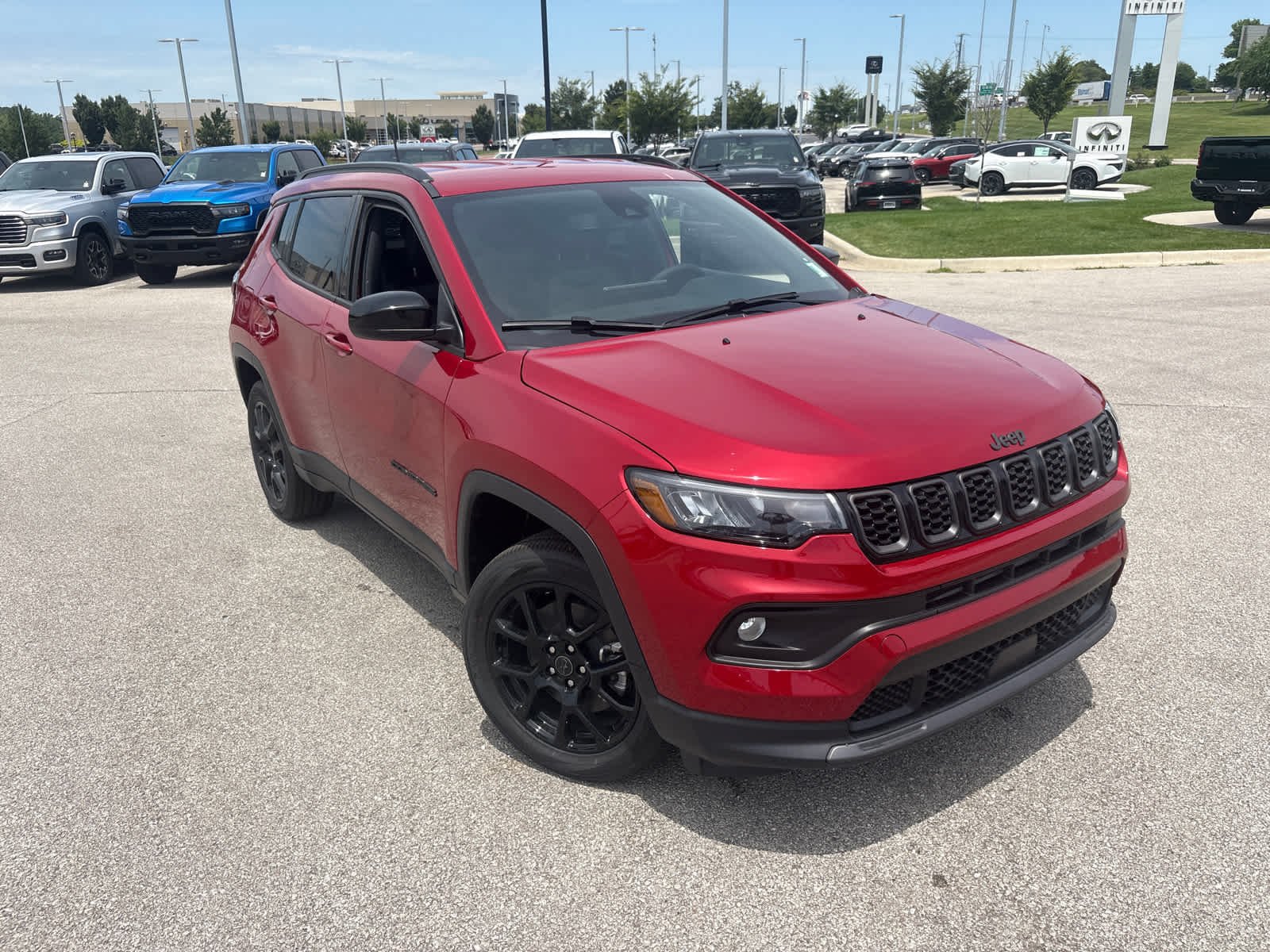 New 2026 Red Hot Pearl-Coat Exterior Paint Jeep Latitude image 2