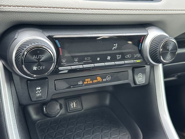 Used 2025 Red Toyota XLE Premium image 30