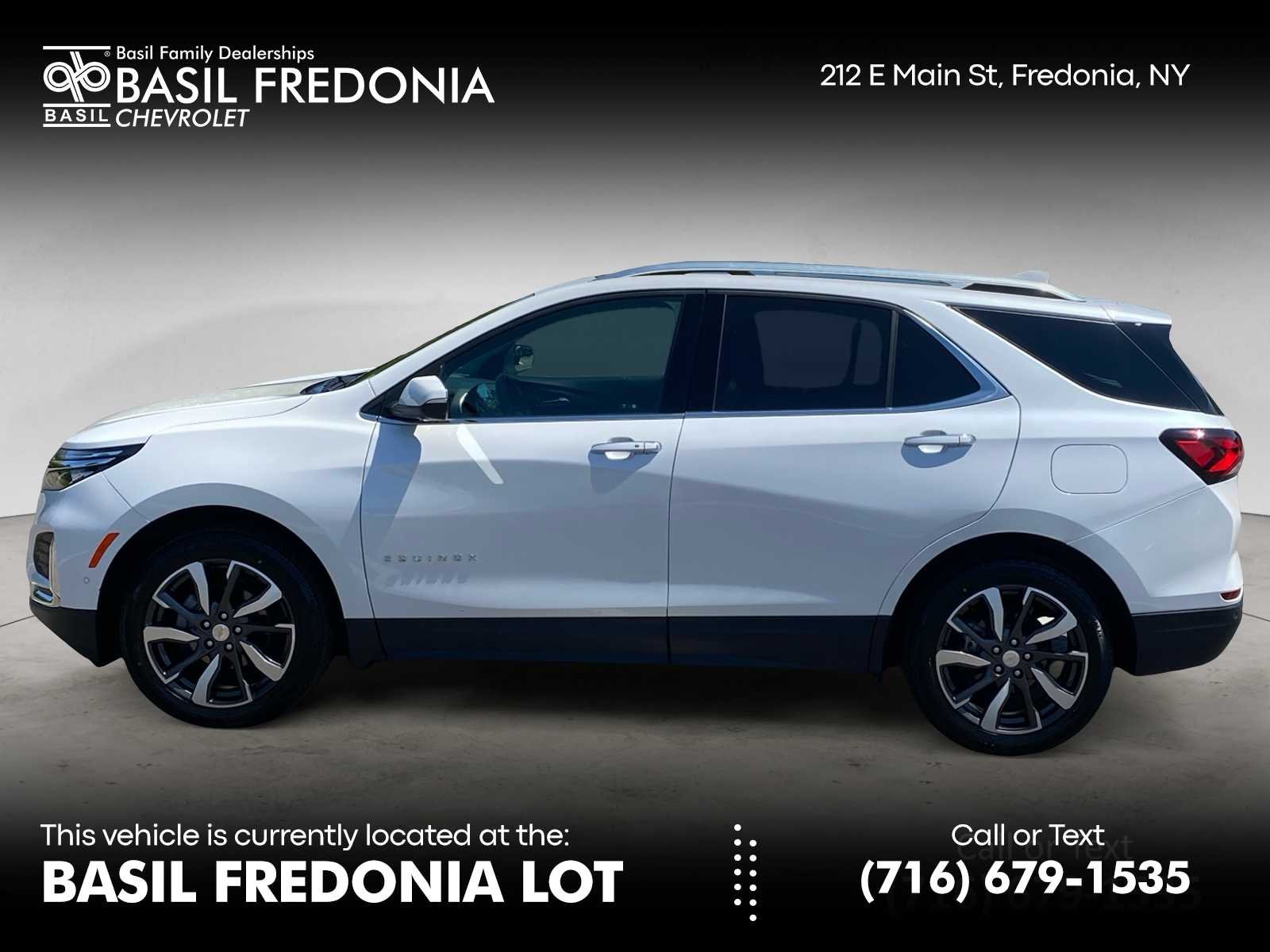Used 2022 Iridescent Pearl Tricoat Chevrolet Premier image 1