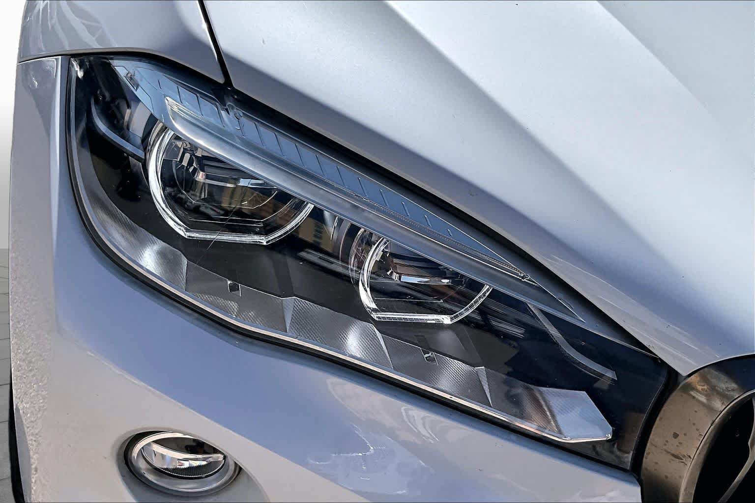 Used 2019 Alpine White BMW sDrive35i image 27