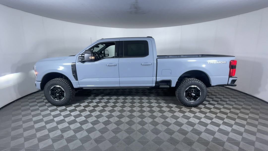 New 2026 Glacier Gray Metallic Tri-Coat Ford Platinum image 5