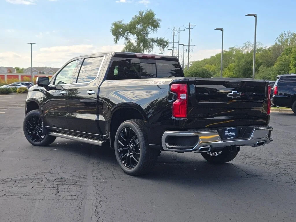 2026 Chevrolet Silverado 1500 LTZ - Photo 15