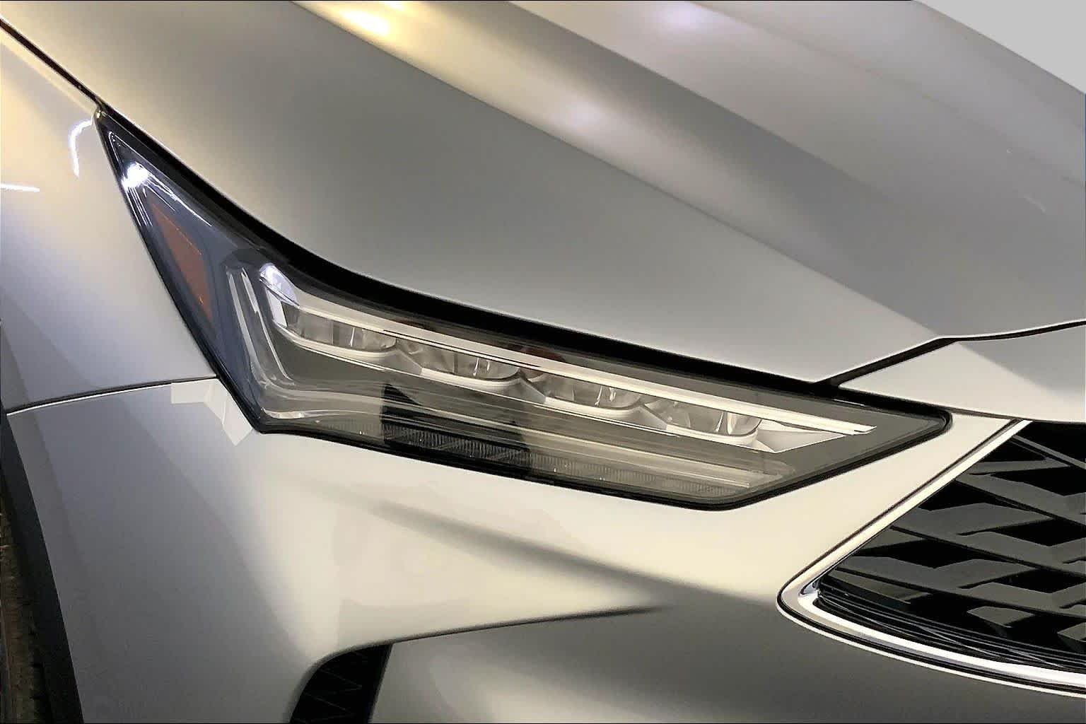 New 2026 Solar Silver Metallic Acura BASE image 17
