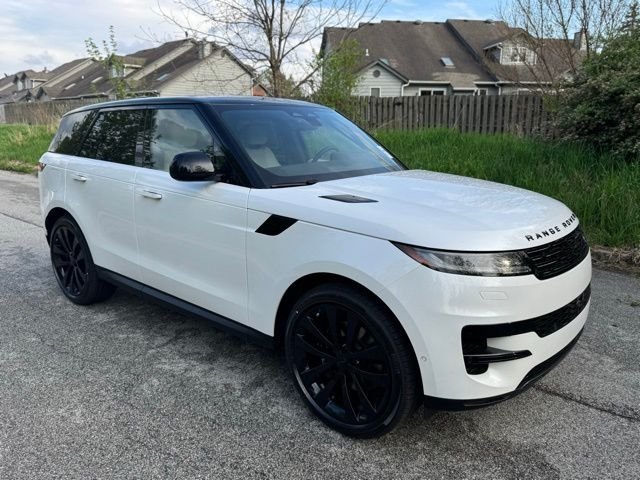 New 2026 Ostuni Pearl White LAND ROVER SE image 4