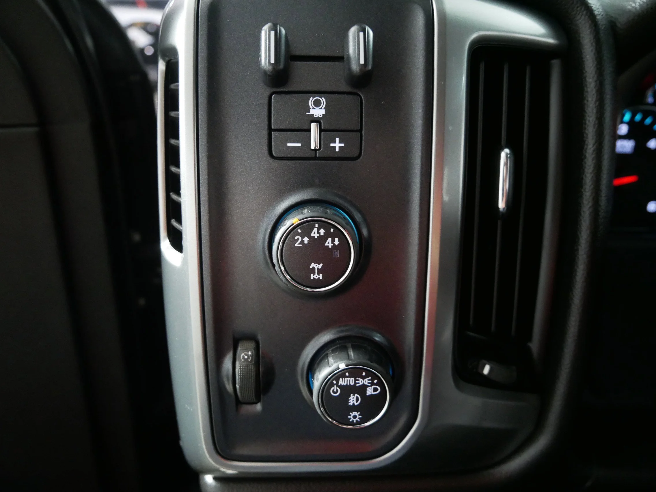 Used 2016 Black Chevrolet LT image 26