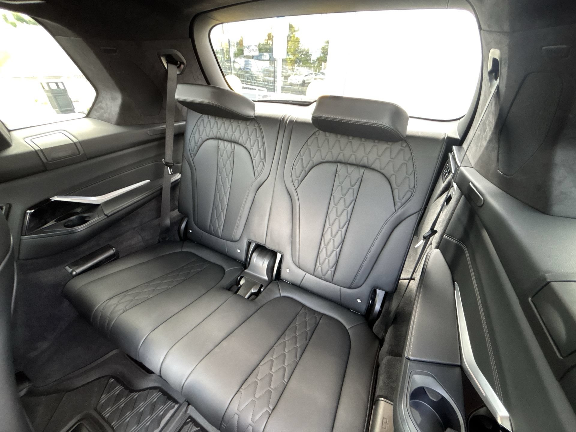 Used 2026 Gray BMW M60i image 26
