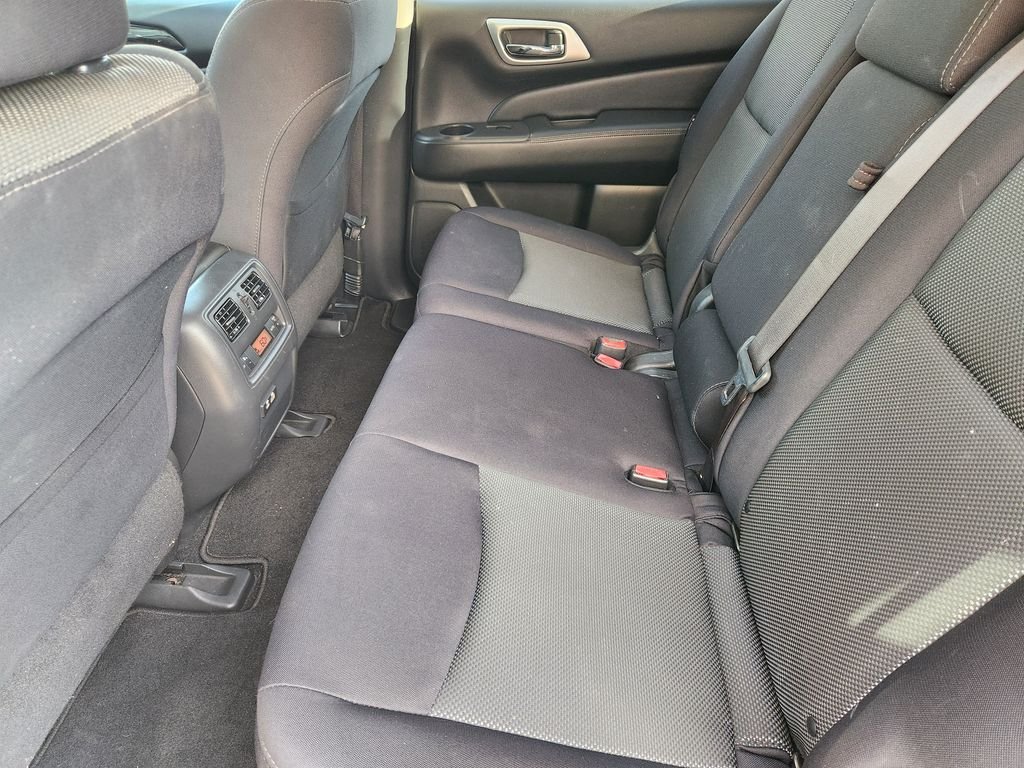 Used 2020 Silver Nissan S image 30