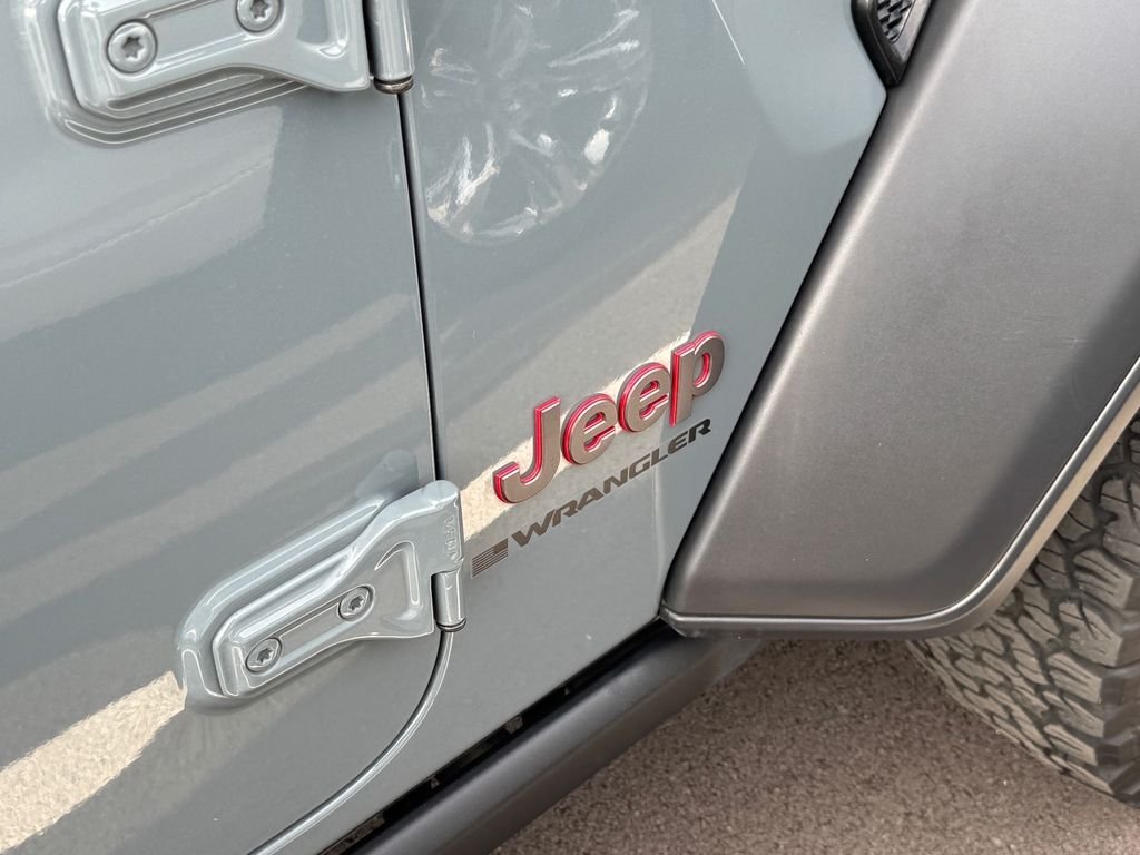 Used 2025 Gray Jeep Rubicon image 15