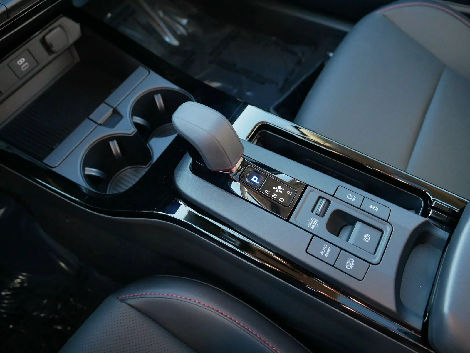 2026 Toyota Prius Plug-in Hybrid XSE Premium - Photo 21