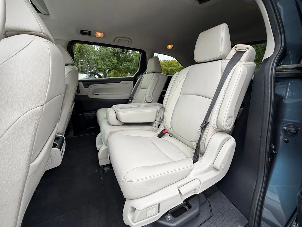 Used 2025  Honda EX-L image 29