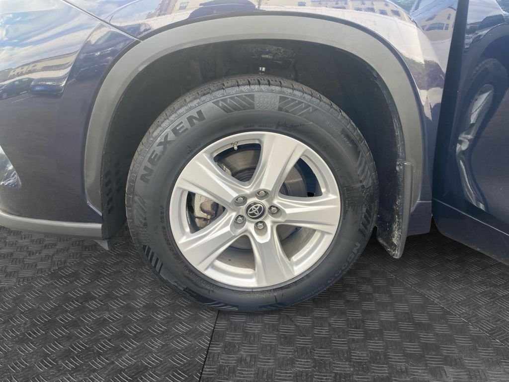Used 2020 Blueprint Toyota LE image 14