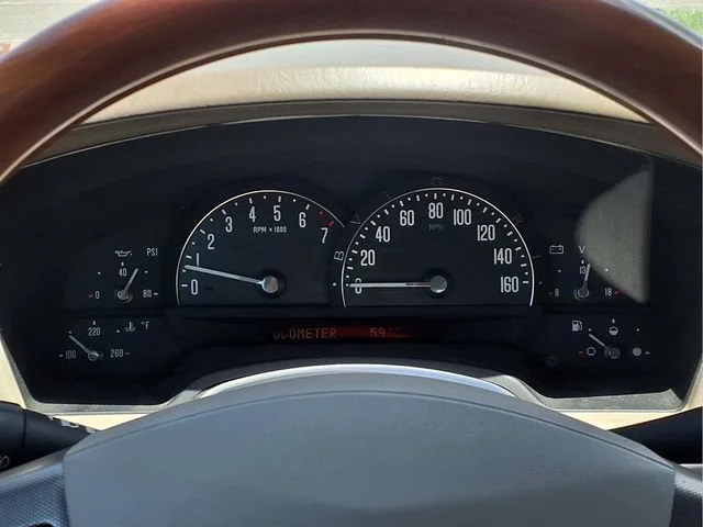 Used 2005 Crimson Pearl Cadillac Y image 11