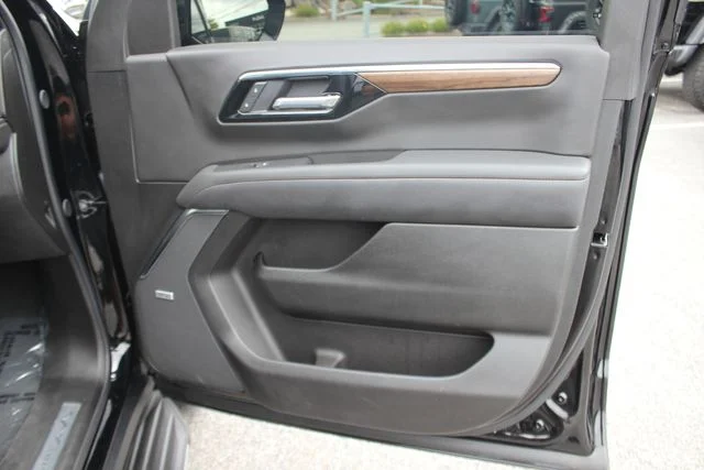 Used 2025 Black Chevrolet High Country image 36